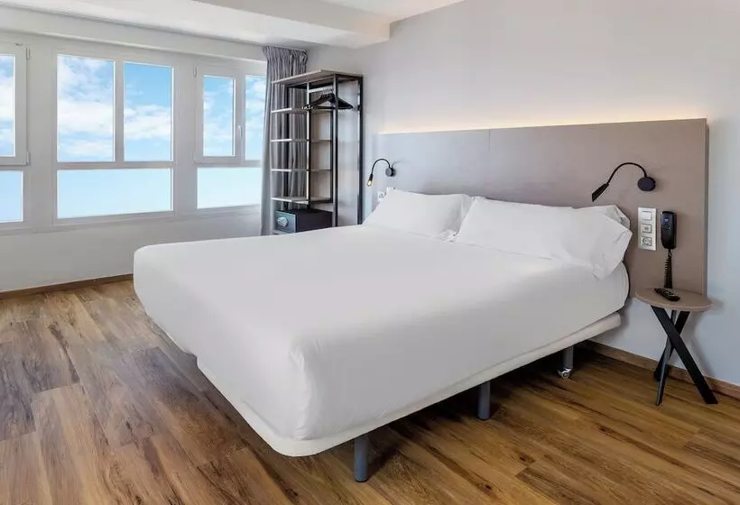 اتاق استاندارد, B&b Hotel Tarragona Centro Urbis