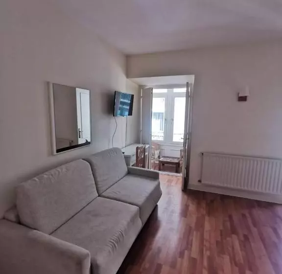 اتاق استاندارد سه نفره, Eco Hotel Mundaka