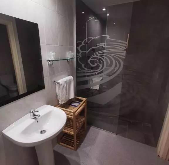اتاق استاندارد سه نفره, Eco Hotel Mundaka