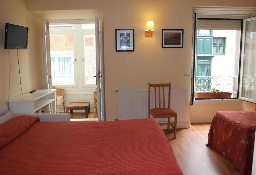 חדר סטנדרט לשלושה, Eco Hotel Mundaka