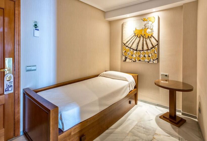 家庭小型套房, Balcon De Europa