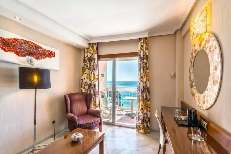 Deniz Manzaralı Junior Süit, Balcon De Europa