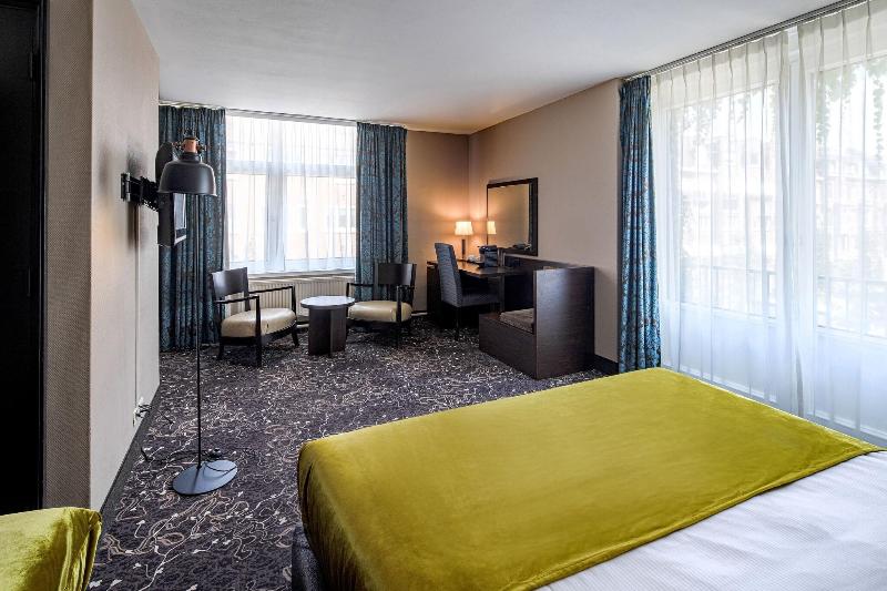 标准间, Balcon De Europa