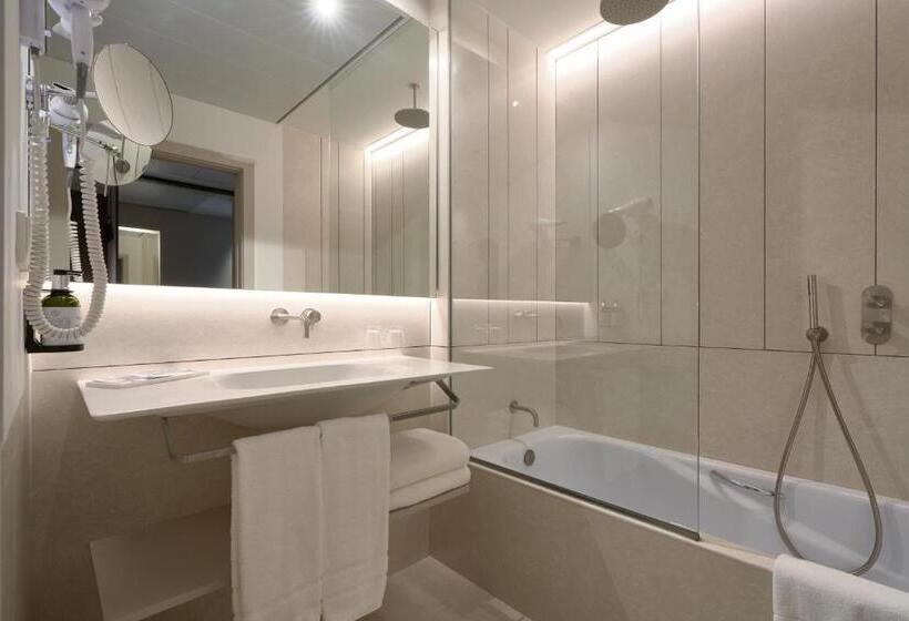 اتاق پرمیوم, Becquer