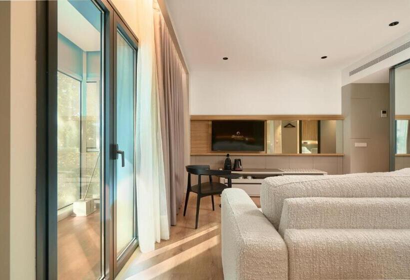 سوییت جونیور, Becquer