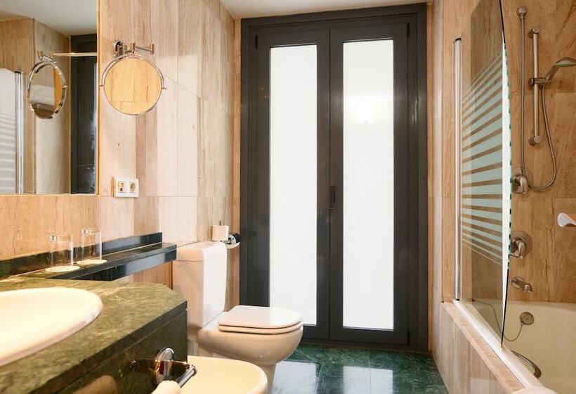 اتاق پرمیوم, Becquer