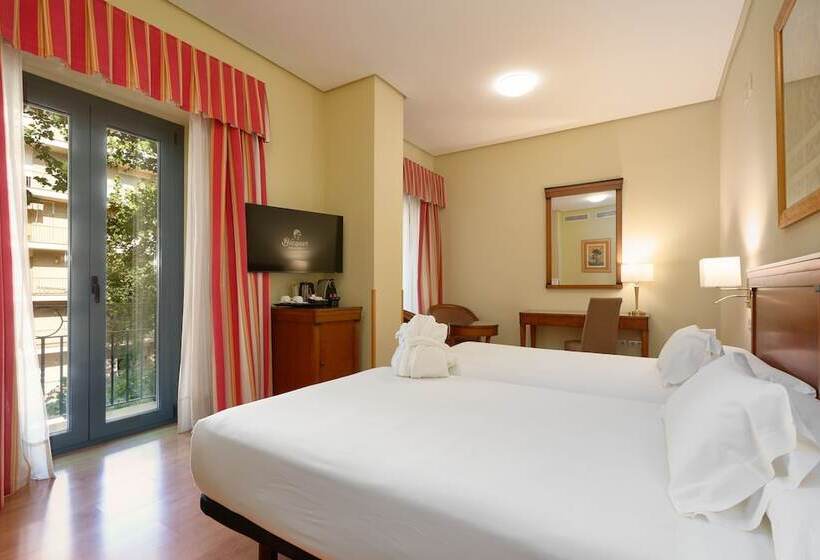 اتاق پرمیوم, Becquer