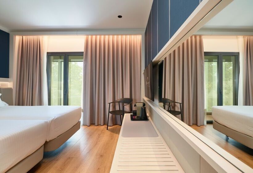 اتاق لوکس با بالکن, Becquer