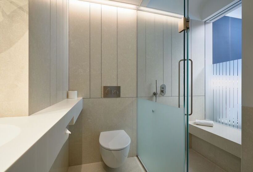 اتاق لوکس با بالکن, Becquer