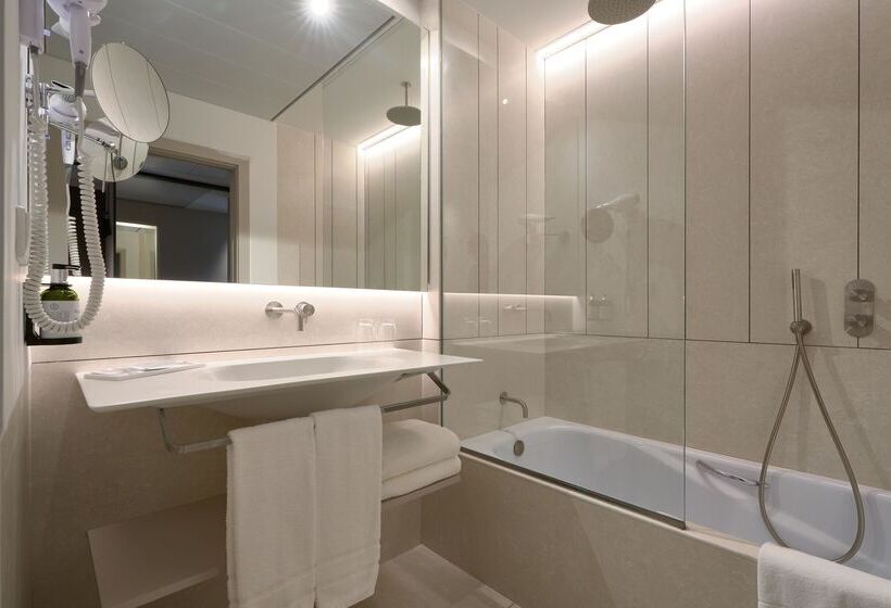 اتاق پرمیوم, Becquer