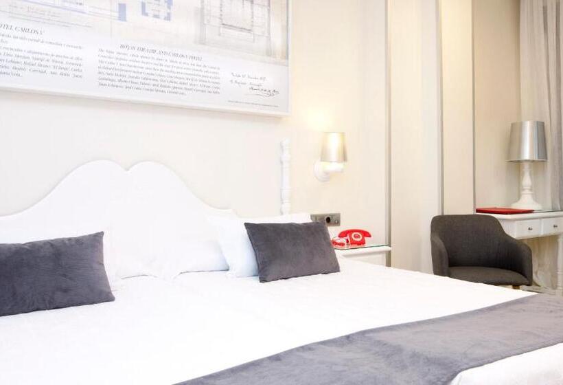 标准三人间, Carlos V