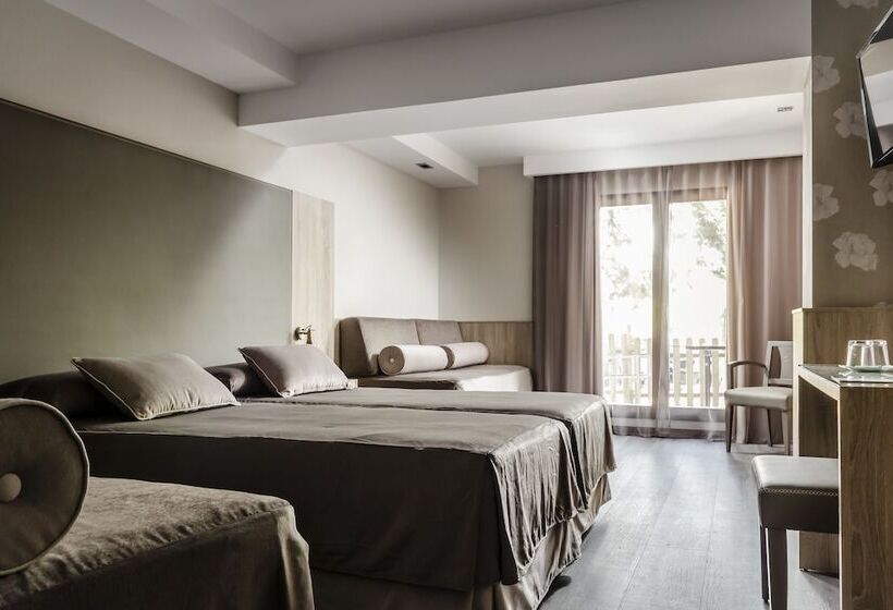 标准三人间, Civera