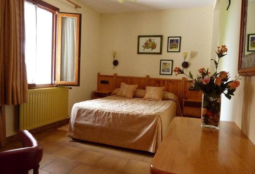 غرفة قياسية, Esther