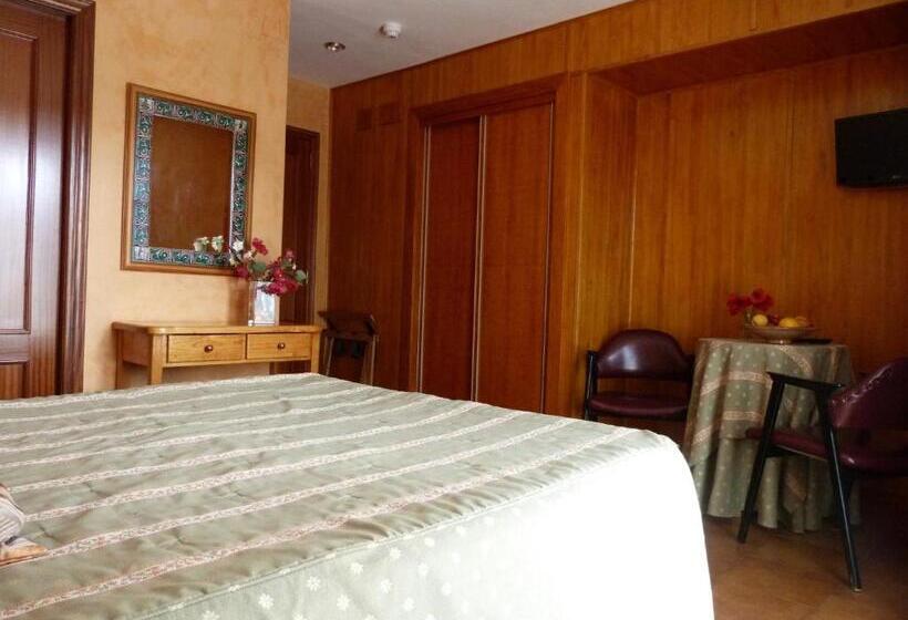 غرفة قياسية, Esther