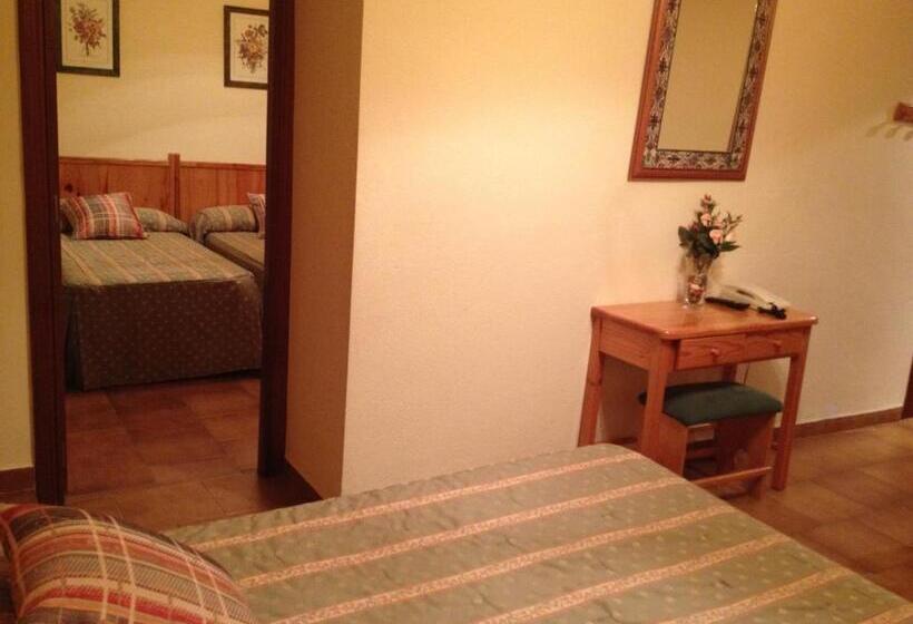 غرفة عائلية, Esther