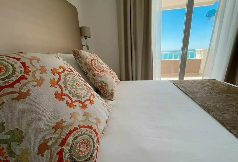 اتاق استاندارد با چشمانداز دریا, Fay Victoria Beach