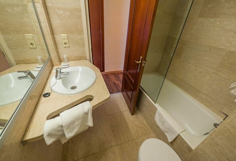 标准间, Golden Sand