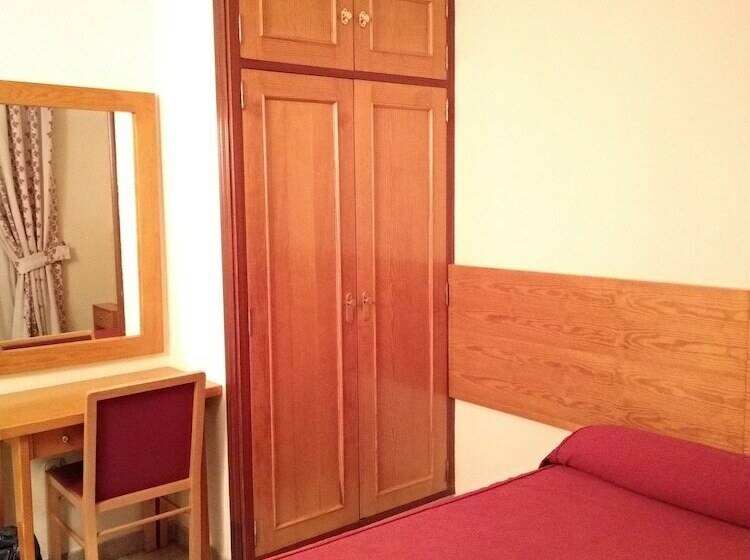 اتاق استاندارد یک نفره, La Maruxiña