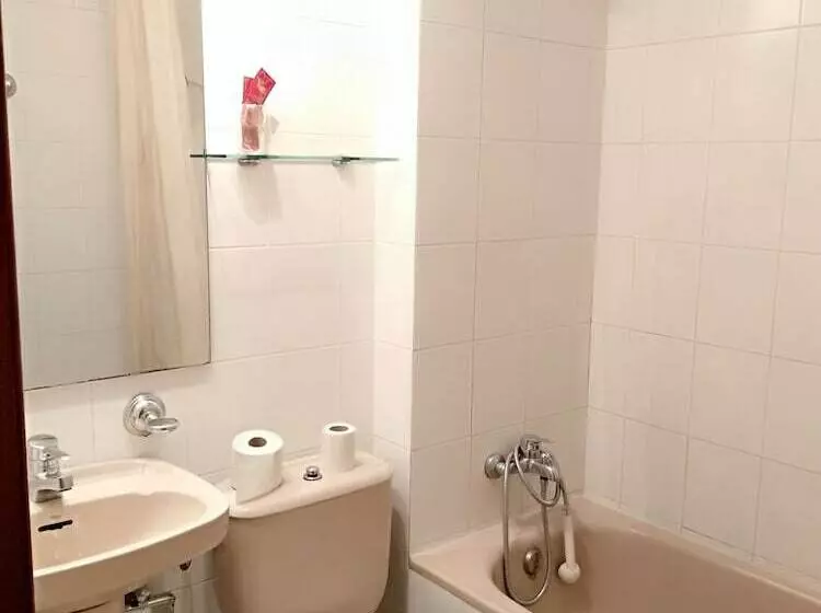 Standard Yhden Hengen Huone, La Maruxiña