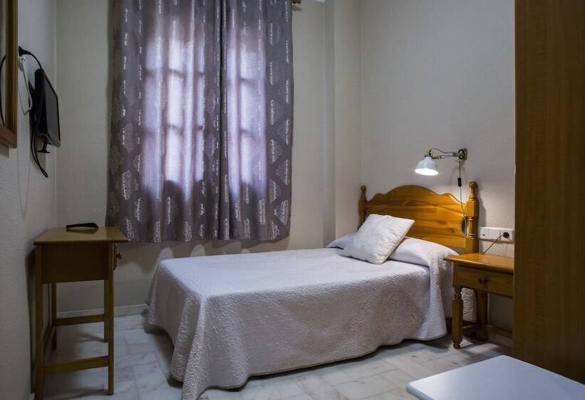 חדר סטנדרט יחיד, Mairena