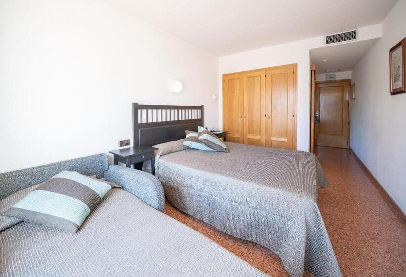 Номер Стандарт Трехместный, Medes Ii