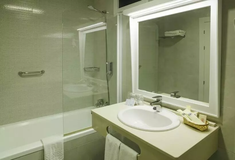 اتاق استاندارد یک نفره, Monarque Torreblanca