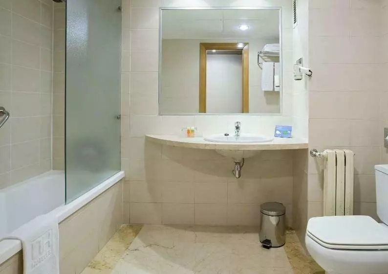 اتاق استاندارد یک نفره, NH Ciudad De Valencia
