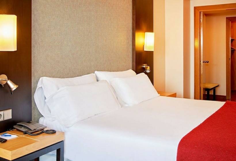 غرفة قياسية ثلاثية, NH Ciudad De Valencia