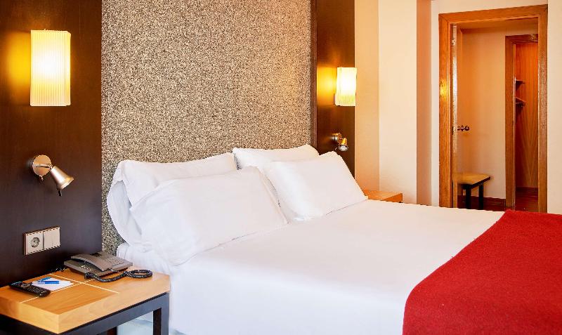 غرفة قياسية ثلاثية, NH Ciudad De Valencia