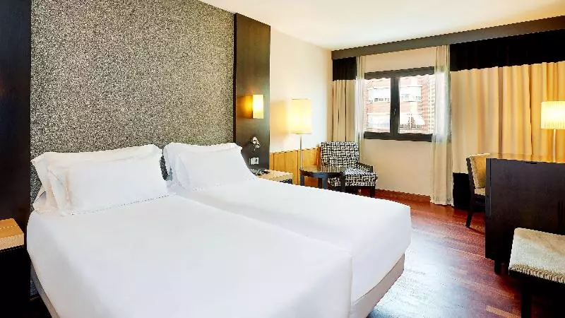 اتاق استاندارد سه نفره, NH Ciudad De Valencia