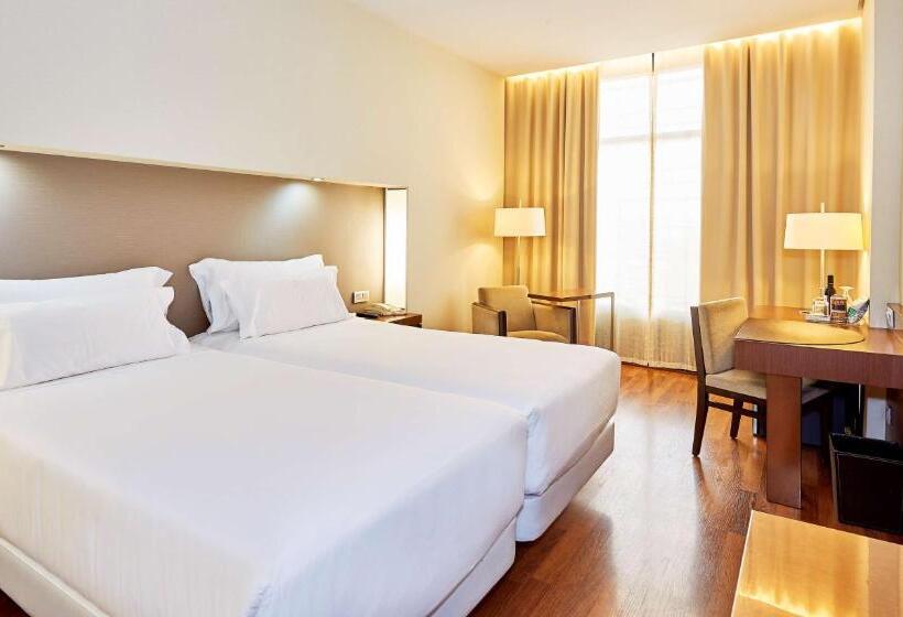 Standart Oda, NH Sevilla Plaza De Armas