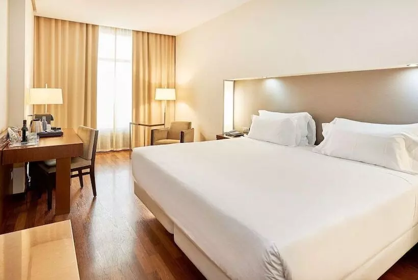 コネクティングルーム（家族用）。, NH Sevilla Plaza De Armas