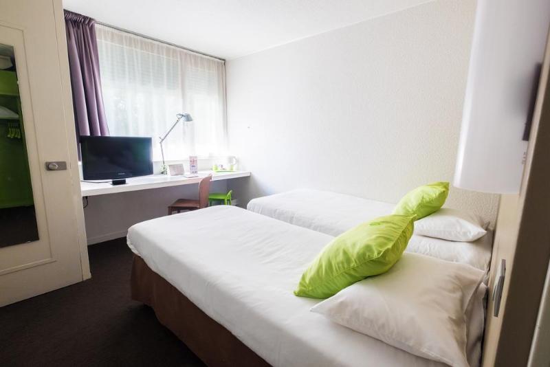 اتاق خانوادگی تودرتو, NH Sevilla Plaza De Armas