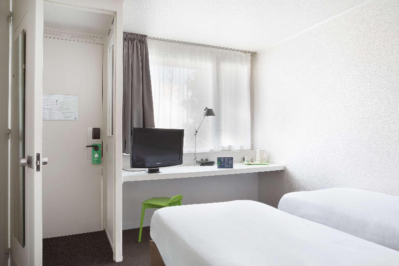 اتاق خانوادگی تودرتو, NH Sevilla Plaza De Armas