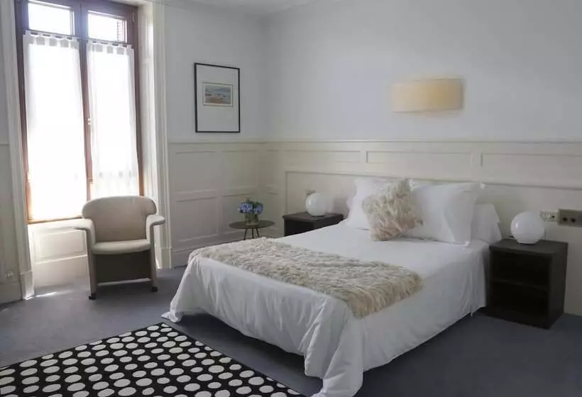 Standard Single Room, Olajauregi