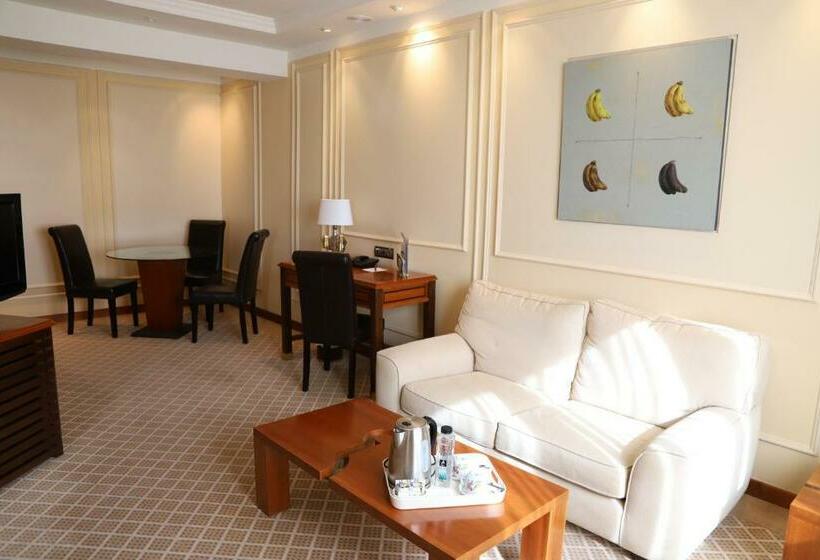 جناح ديلوكس, Olid