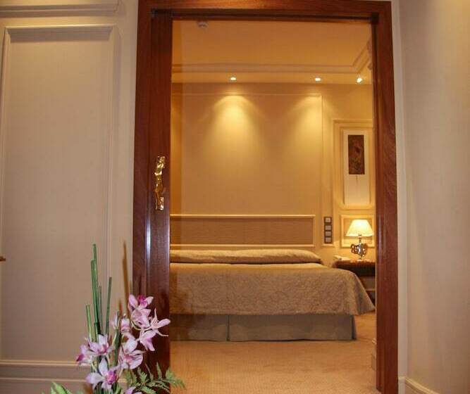 جناح ديلوكس, Olid