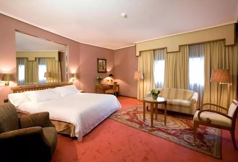 Suite, Palafox