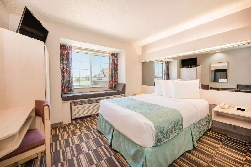 Suite, Palafox