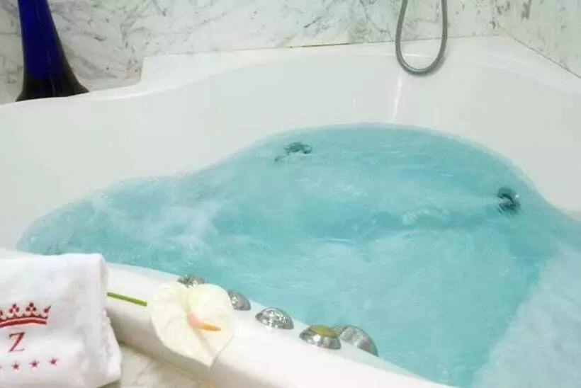 Suite Junior, Palafox