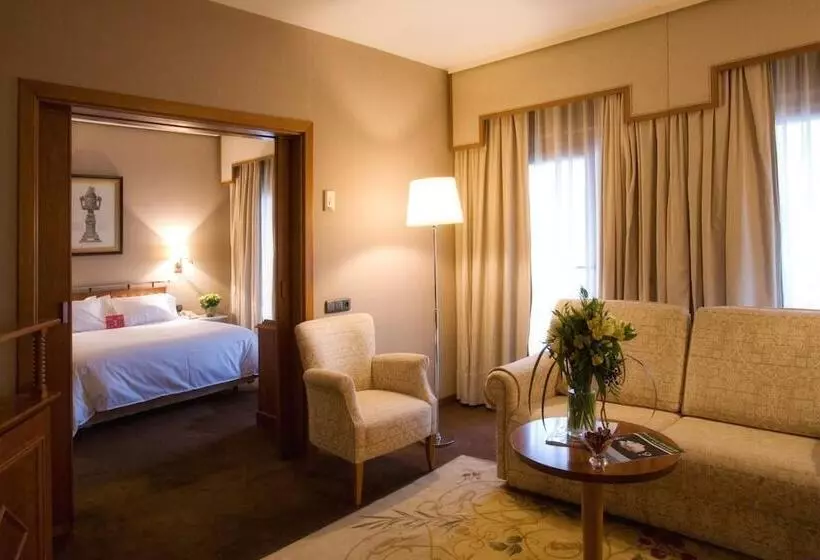 Suite, Palafox