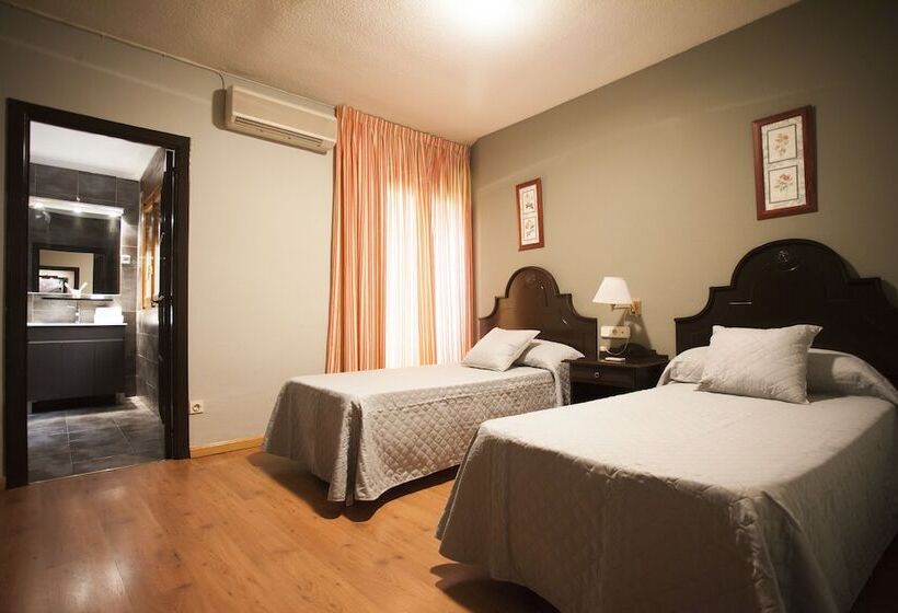 غرفة إقتصادية, Plaza Mayor