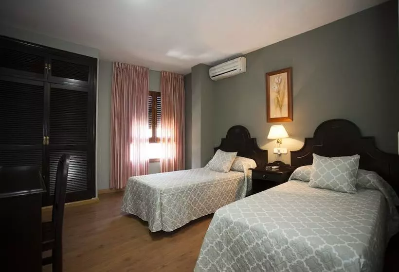 Economy Zimmer, Plaza Mayor