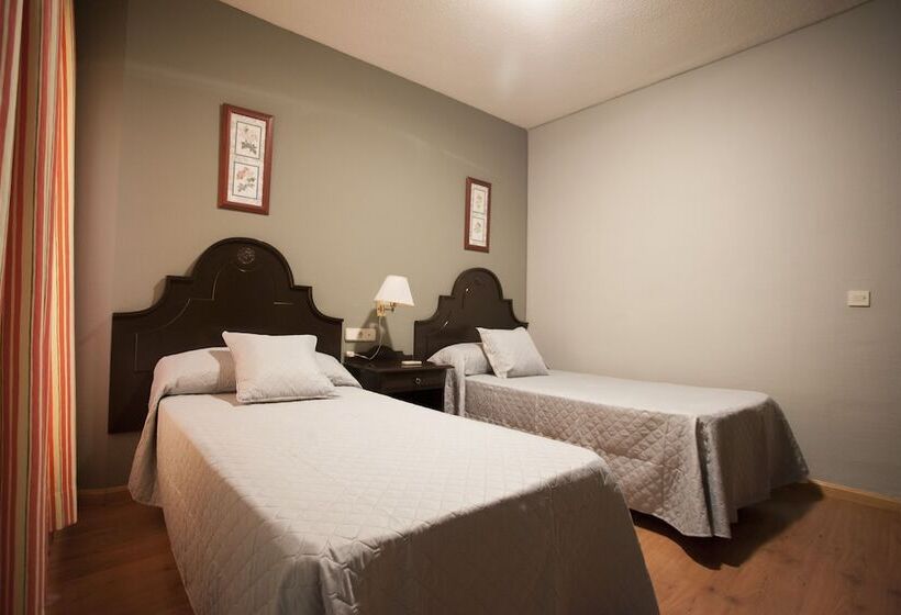 غرفة إقتصادية, Plaza Mayor