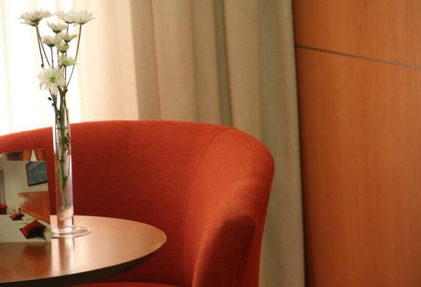 غرفة قياسية ثلاثية, Principe Paz