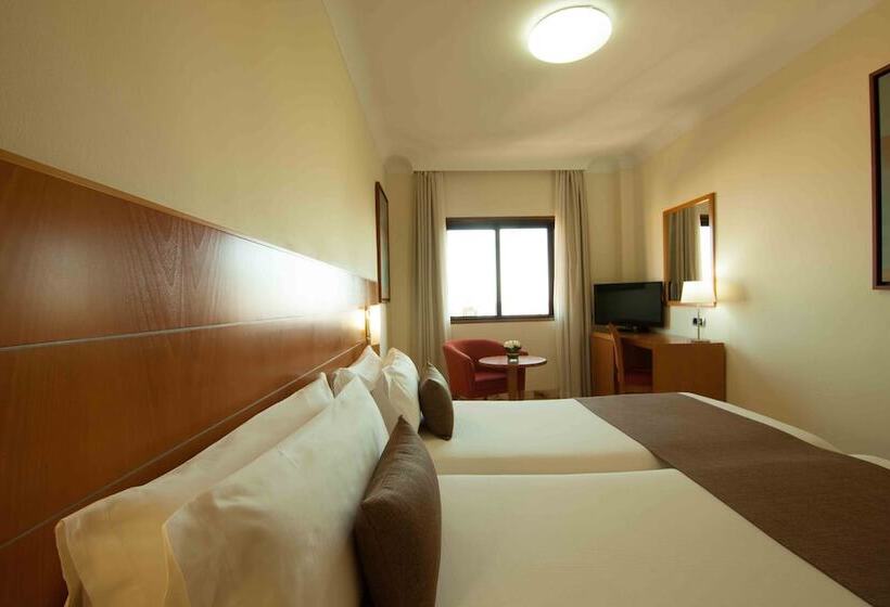 غرفة قياسية ثلاثية, Principe Paz