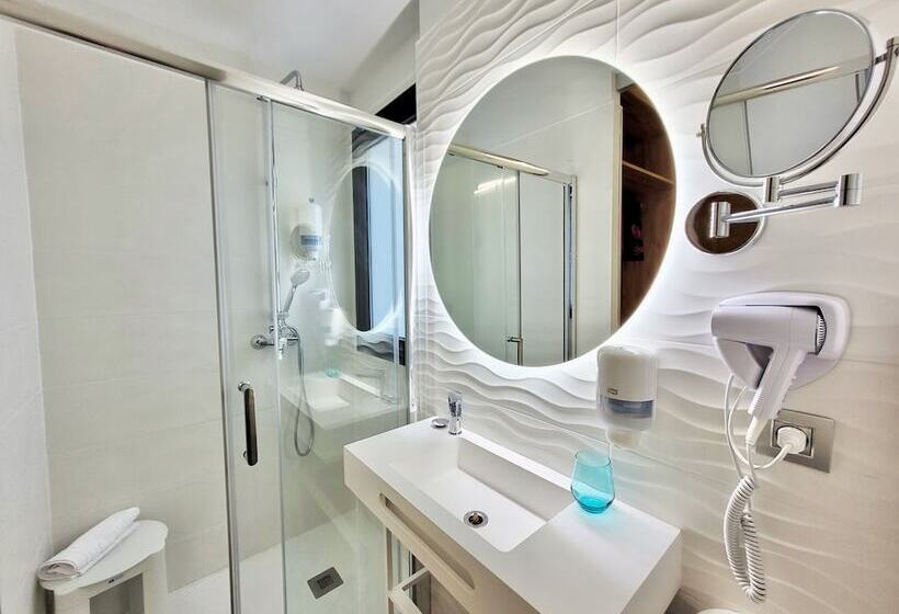 标准单人间, Puerto Azul