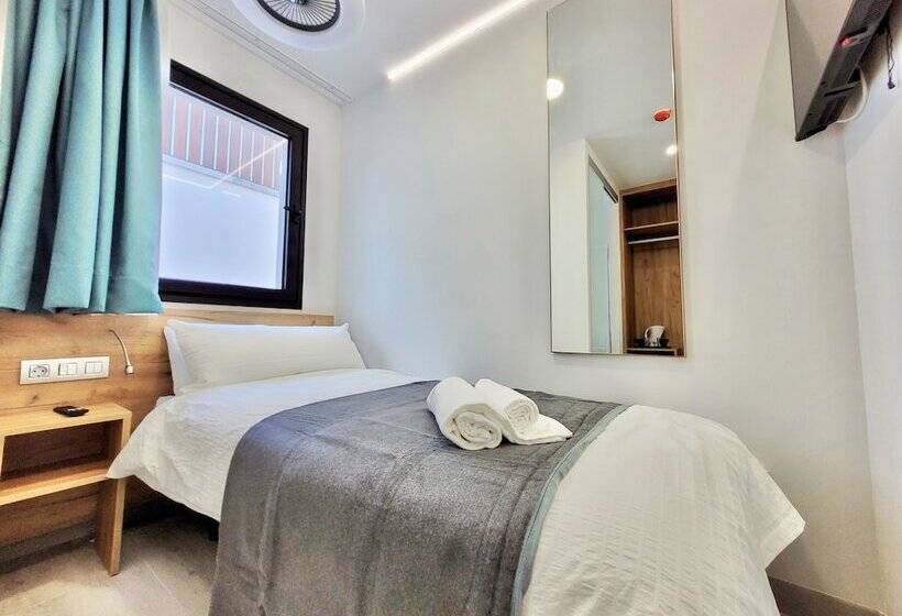 标准单人间, Puerto Azul