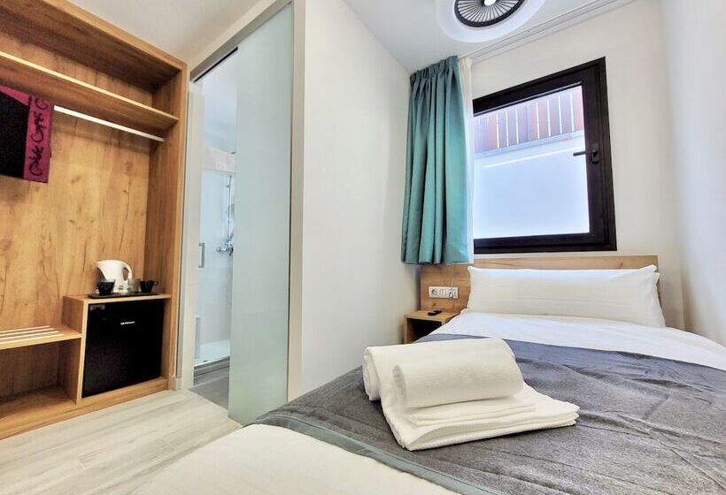 标准单人间, Puerto Azul