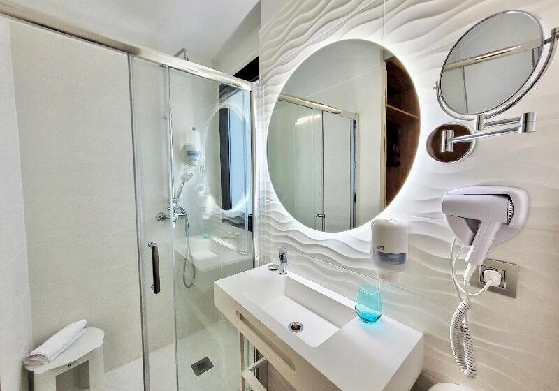 标准单人间, Puerto Azul